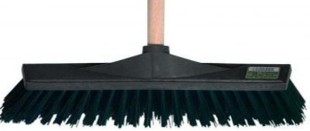 Escobillón de calle de 40cm con cabo de madera 1,80